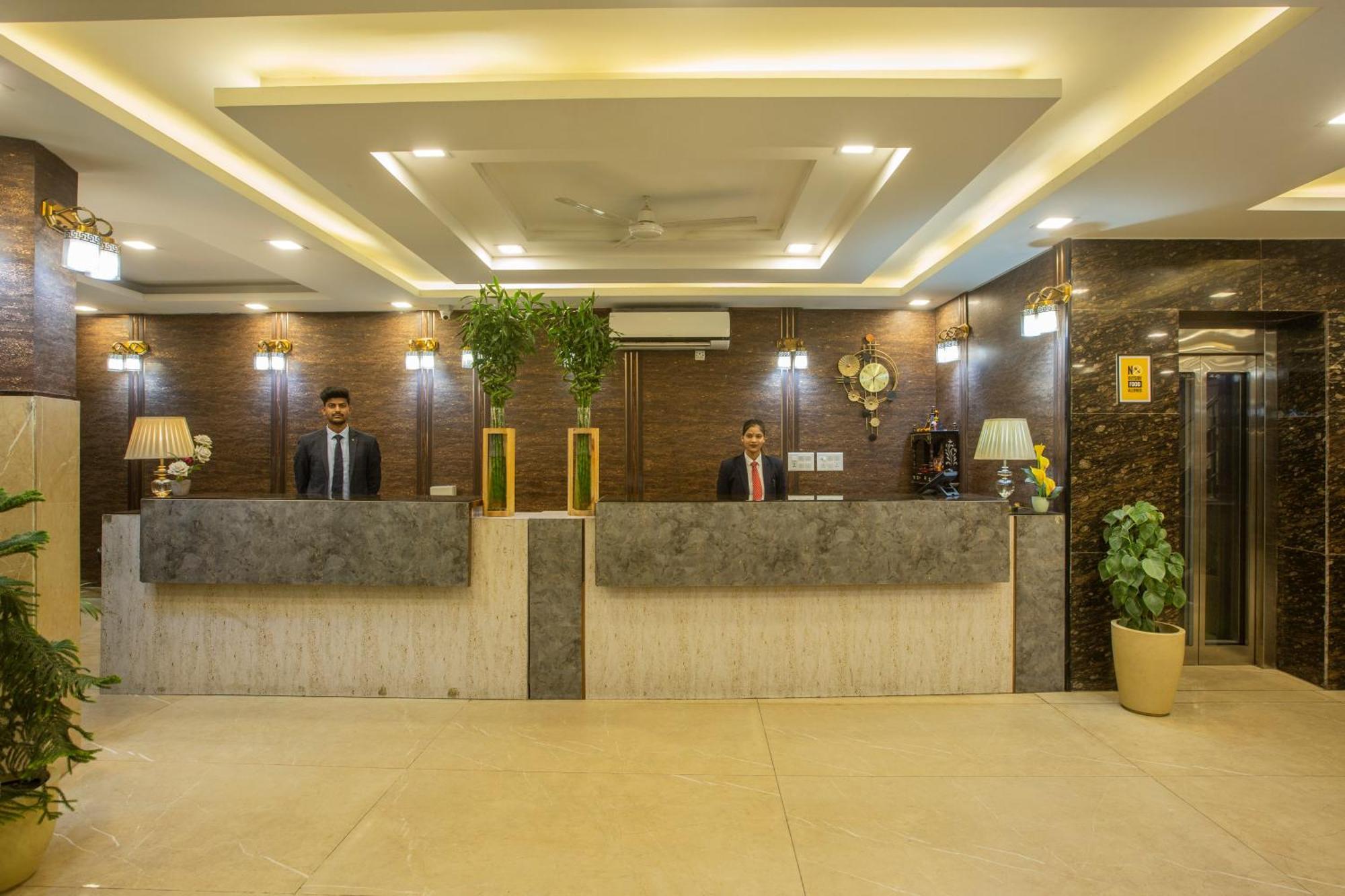 Hotel Prithvi-Raj Near Delhi Airport ニューデリー エクステリア 写真