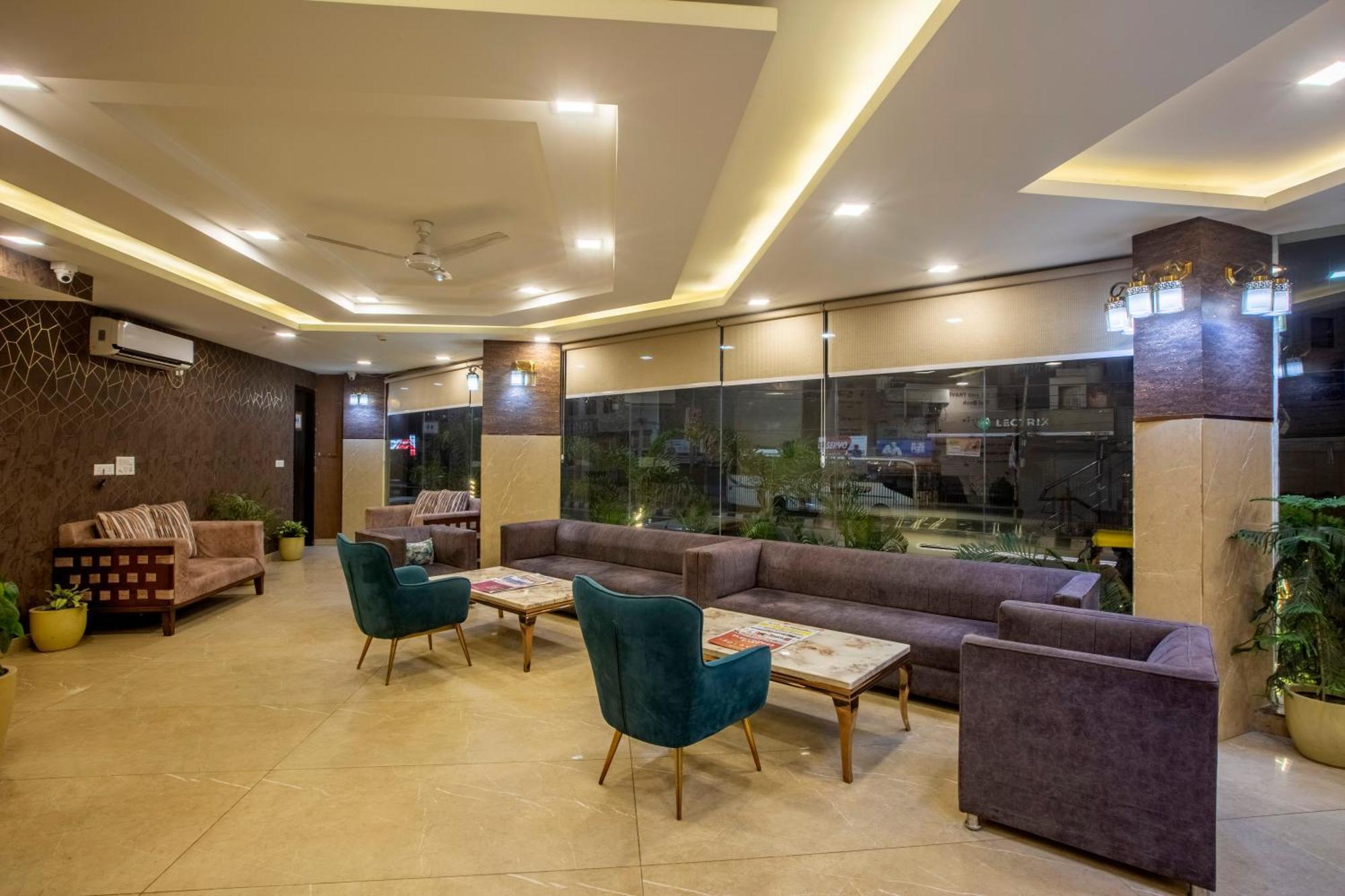 Hotel Prithvi-Raj Near Delhi Airport ニューデリー エクステリア 写真