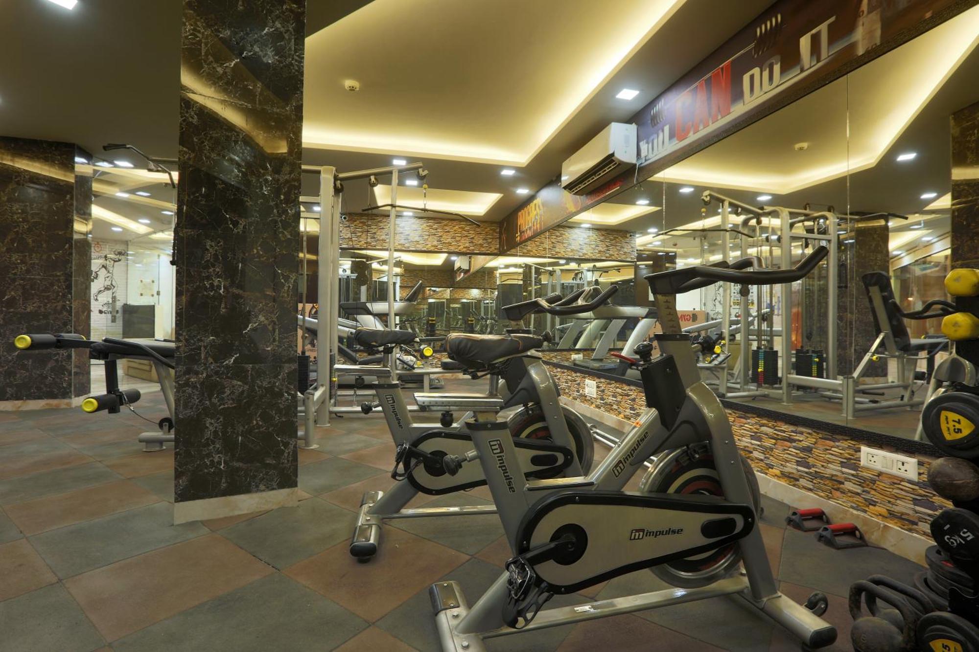 Hotel Prithvi-Raj Near Delhi Airport ニューデリー エクステリア 写真