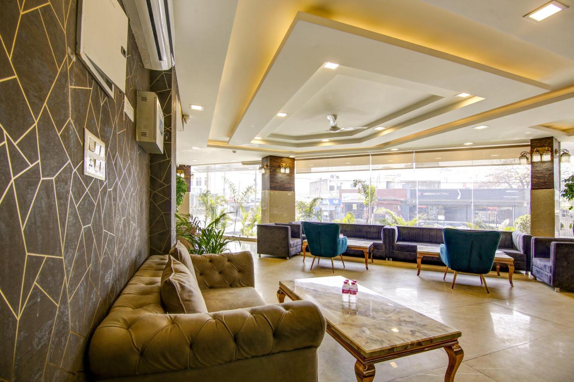 Hotel Prithvi-Raj Near Delhi Airport ニューデリー エクステリア 写真