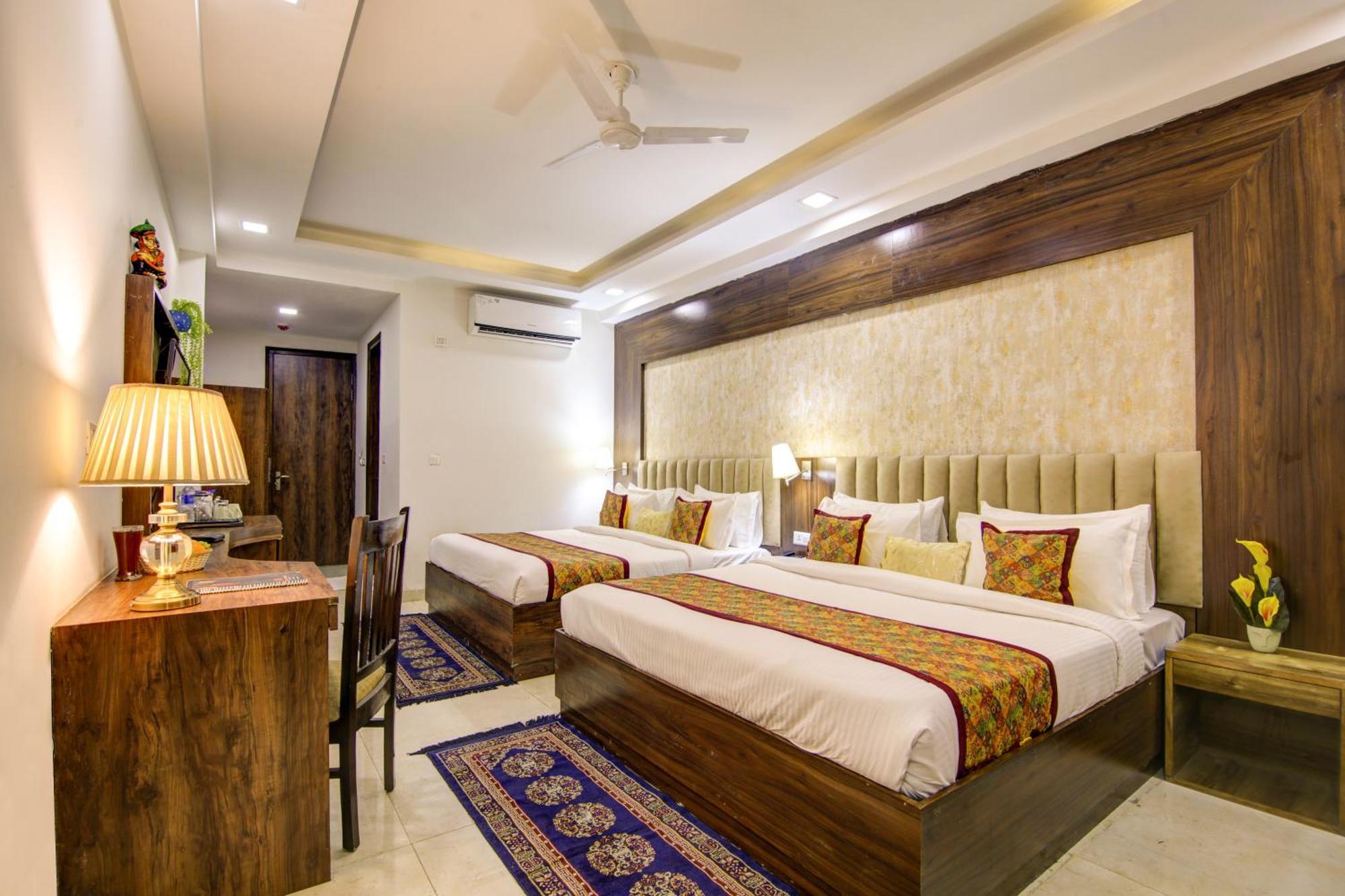 Hotel Prithvi-Raj Near Delhi Airport ニューデリー エクステリア 写真
