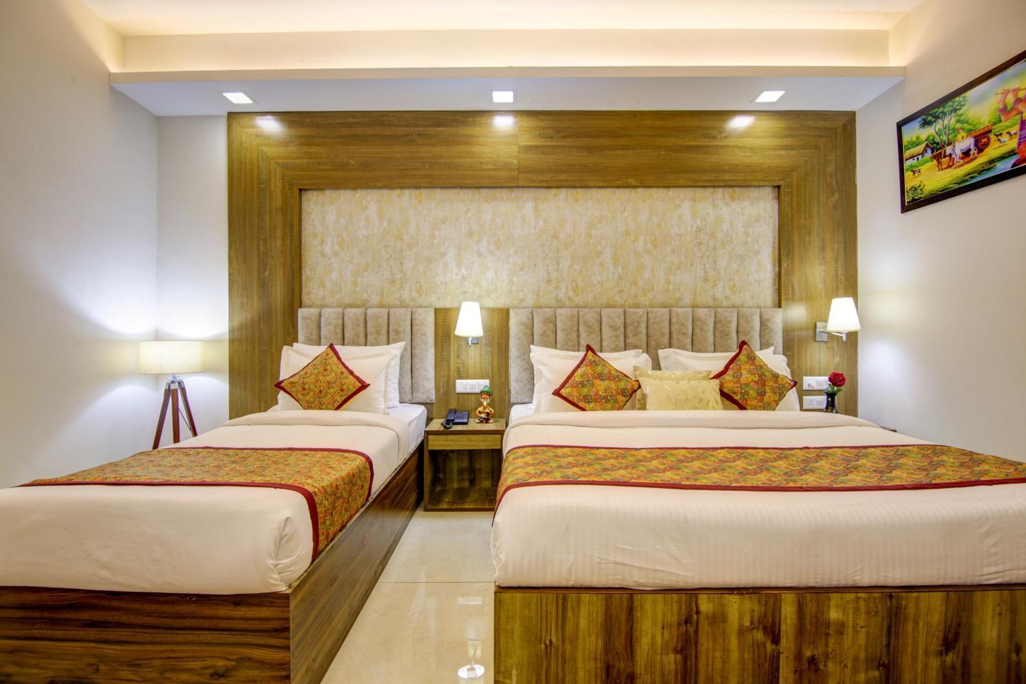 Hotel Prithvi-Raj Near Delhi Airport ニューデリー エクステリア 写真