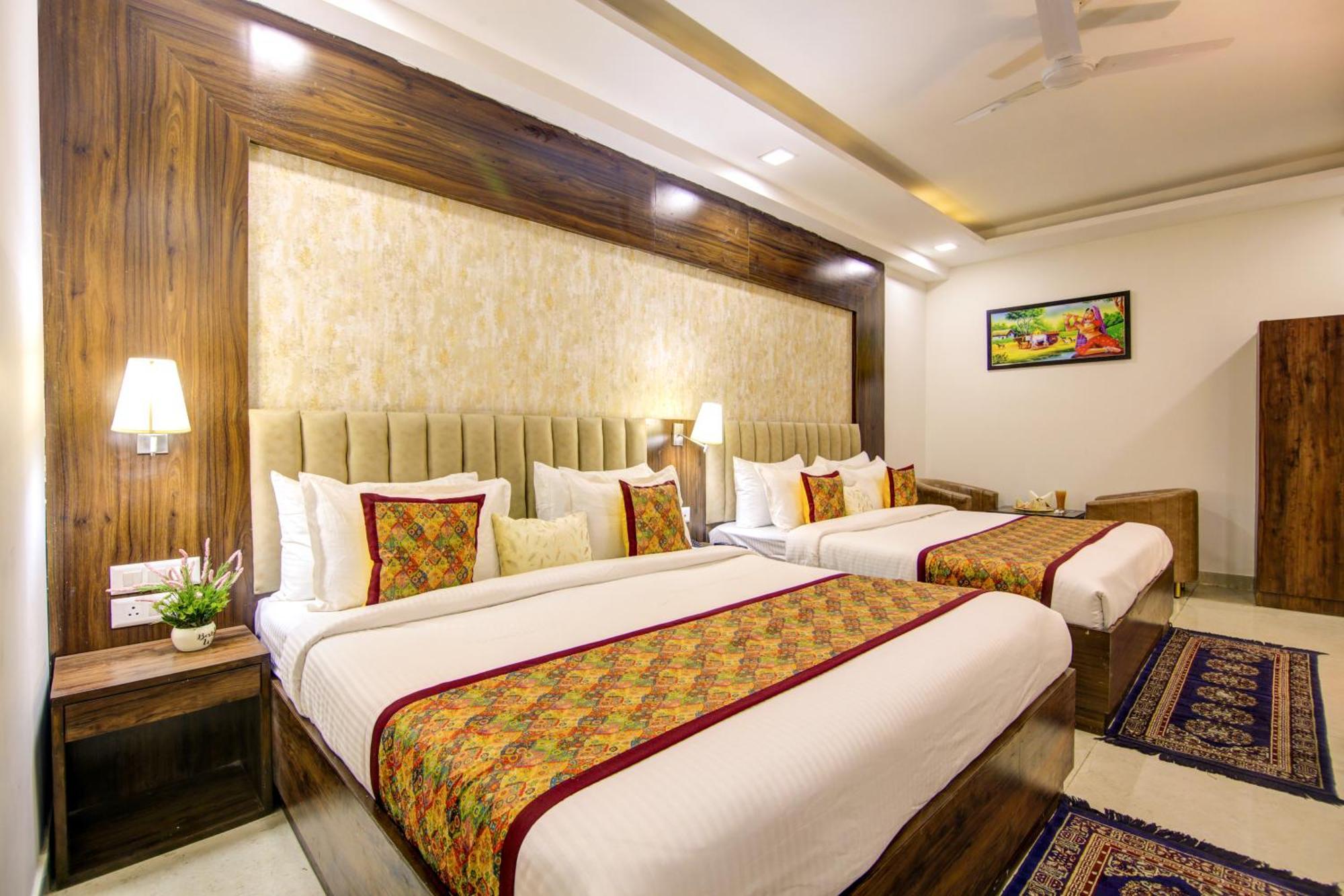 Hotel Prithvi-Raj Near Delhi Airport ニューデリー エクステリア 写真