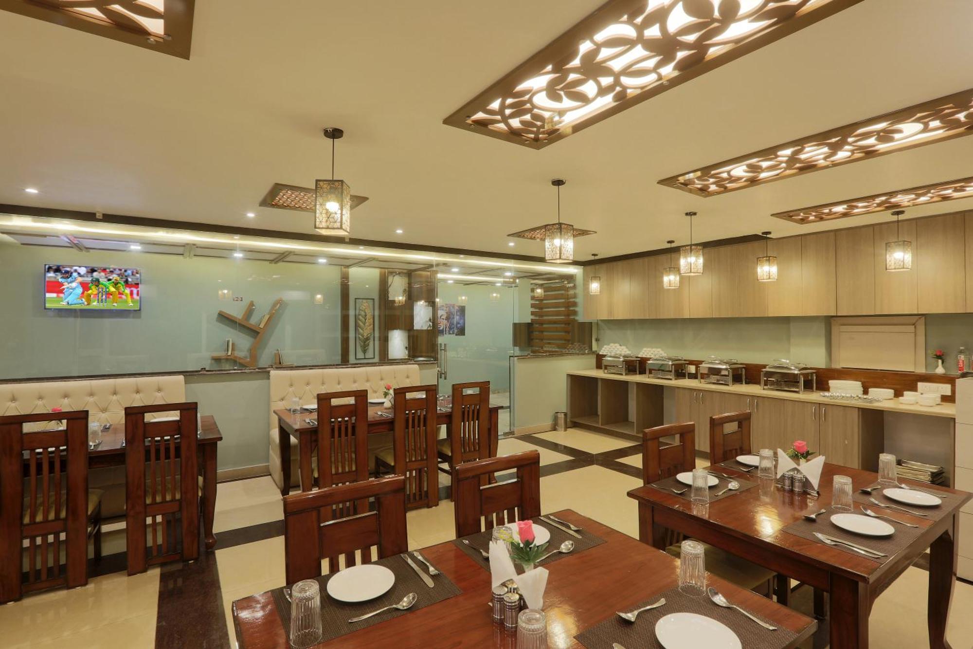Hotel Prithvi-Raj Near Delhi Airport ニューデリー エクステリア 写真